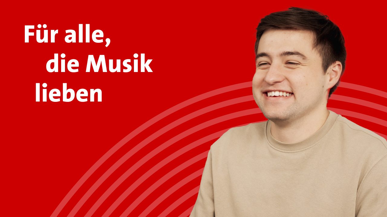 Lächelnder Mann vor rotem Hintergrund mit Text 