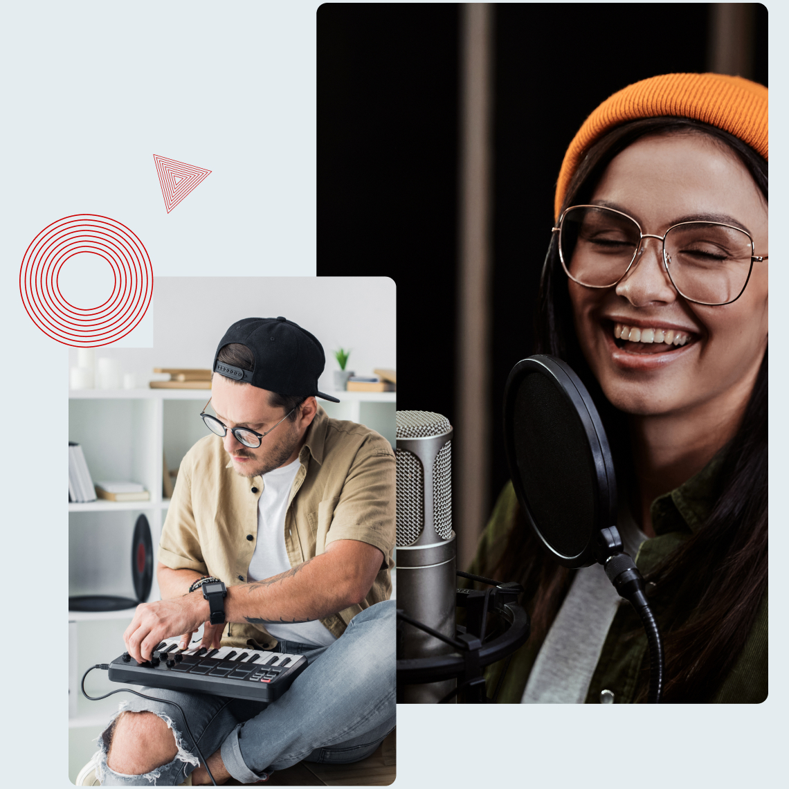 Zwei Personen: Links spielt jemand ein Keyboard, rechts singt jemand mit Kopfhörern ins Mikrofon.