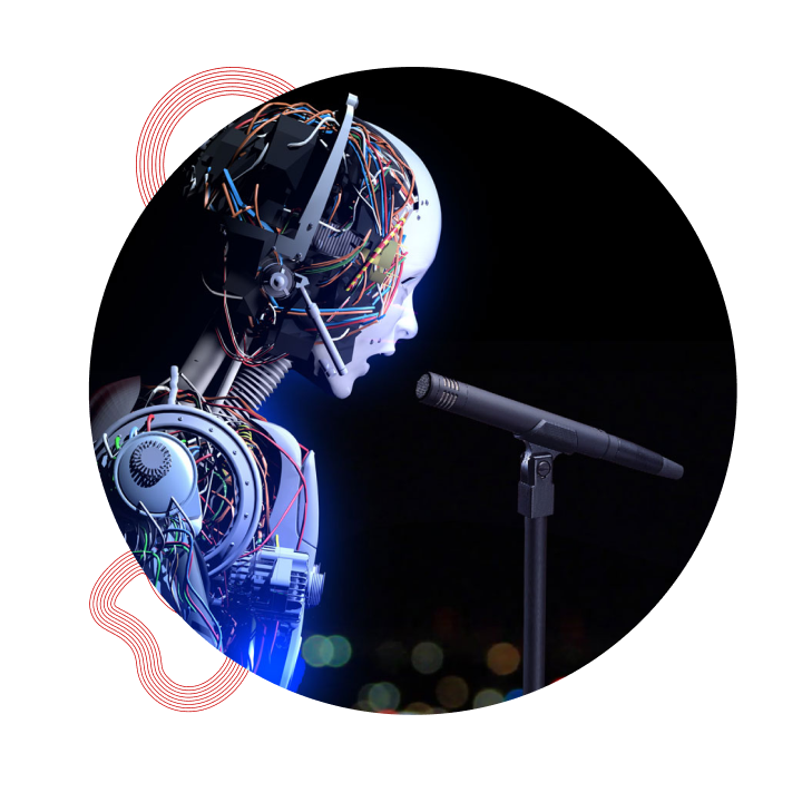 Ein humanoider Roboter mit freiliegenden Kabeln spricht in ein Mikrofon.