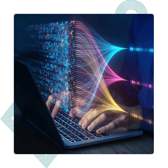 Hände tippen auf Laptop, bunte Datenströme fließen digital von Bildschirm.