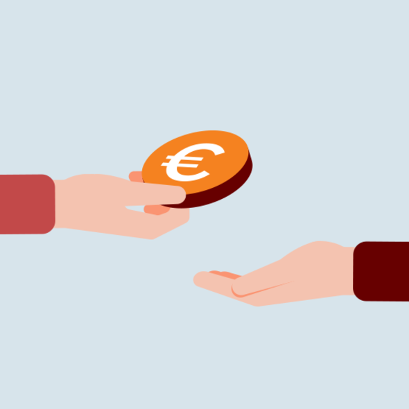 Eine Hand überreicht eine orange Münze mit Euro-Symbol an eine andere Hand.